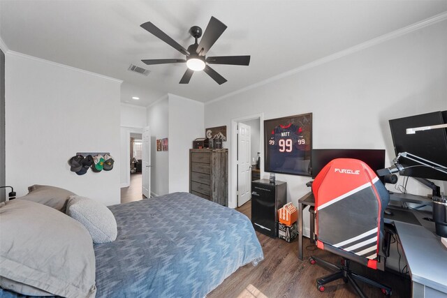 bedroom with crown molding, ceiling fan, visible vents, recessed lighting, and wood finished floors