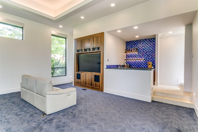 1505 Cottonwood Valley Cir N, Irving, TX 75038 - living area featuring carpet, recessed lighting, a bar, and baseboards