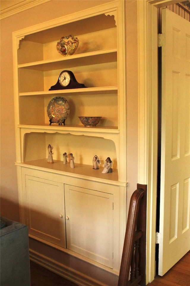 423 S O Connor Rd, Irving, TX 75060 - room details featuring wood finished floors