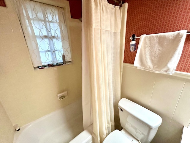 6114 Verona Ln, Shreveport, LA 71105 - full bath featuring toilet and shower / tub combo