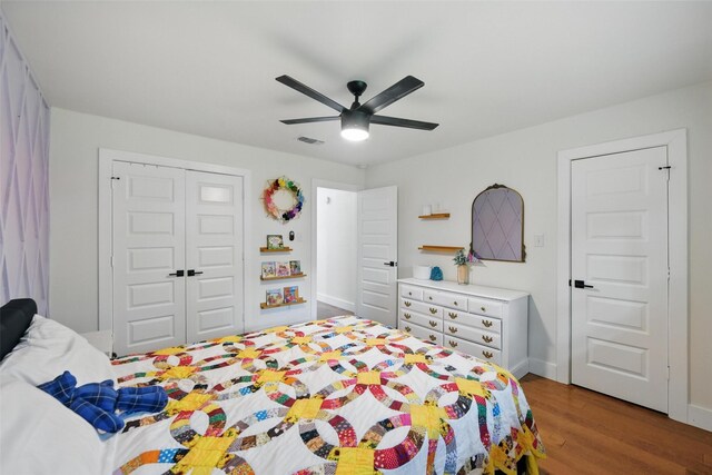 full bathroom with visible vents, tile patterned flooring, shower / bath combo, vanity, and baseboards