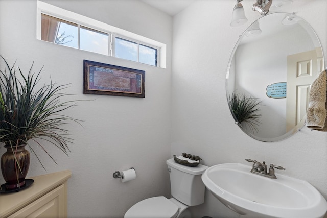 125 Deer Stream Ct, Azle, TX 76020 - half bath featuring toilet and a sink