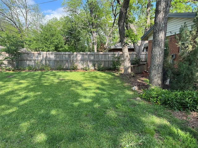 view of yard featuring fence