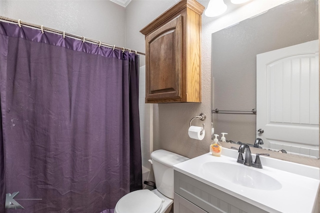 102 Wait Station Ave, Tuscola, TX 79562 - bathroom featuring toilet, vanity, a textured wall, and curtained shower