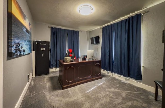 office area with carpet flooring and baseboards