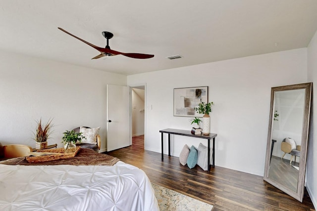 3965 Singleleaf Ln, Fort Worth, TX 76133 - bedroom featuring wood finished floors and a ceiling fan