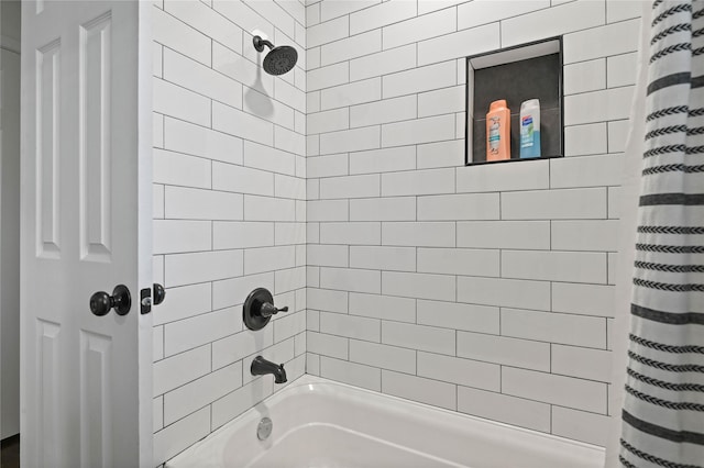 full bath with shower / bath combo with shower curtain