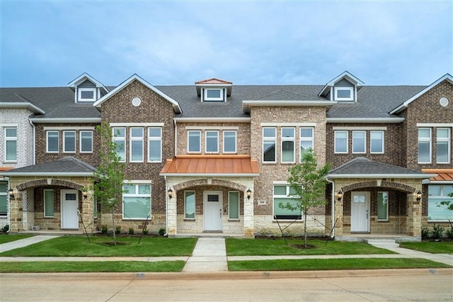 508 Season St, Red Oak, TX 75154 - multi unit property featuring a shingled roof, brick siding, and a front yard