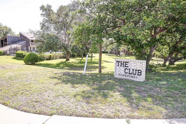 4405 Tophill Ln, Irving, TX 75038 - view of yard