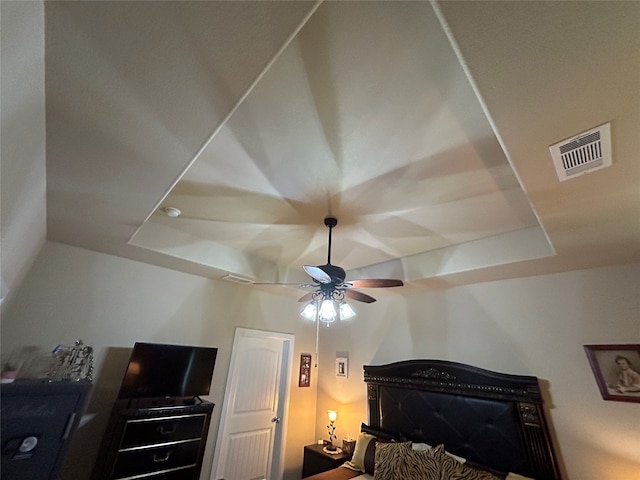 540 Islet Dr, Runaway Bay, TX 76426 - bedroom featuring ceiling fan and a tray ceiling