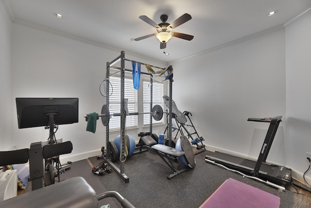 exercise room with baseboards, ornamental molding, ceiling fan, and recessed lighting