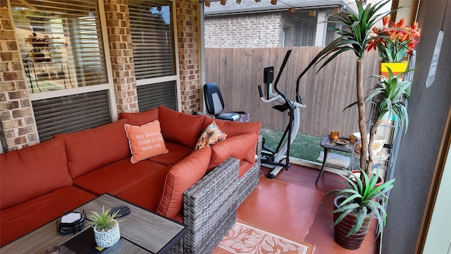 4010 Knightsbridge Ln, Midlothian, TX 76065 - interior space featuring concrete floors