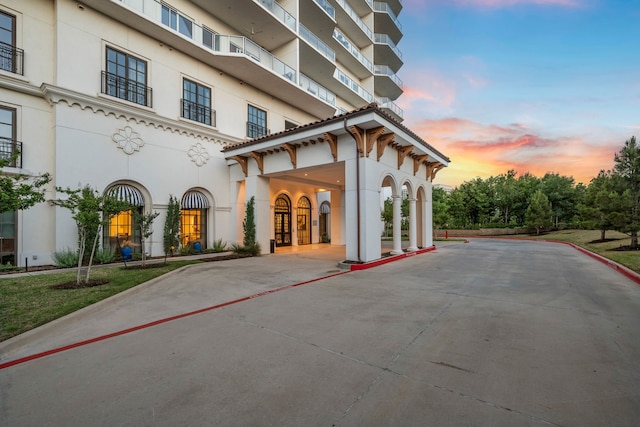 2800 Lakeside Pkwy Unit 1003, Flower Mound, TX 75022 - view of property at dusk
