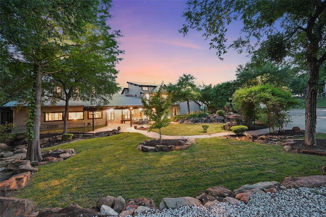 108 Dustin Cir, Hudson Oaks, TX 76087 - view of yard at dusk