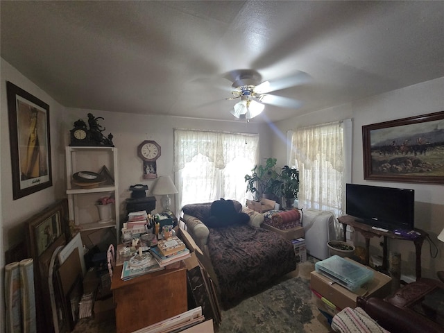 bedroom featuring a ceiling fan