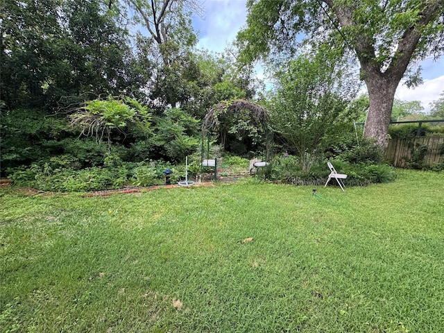900 Park Dr, Hillsboro, TX 76645 - view of yard featuring fence