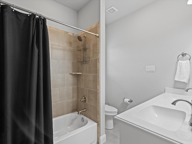 full bath with a sink, shower / tub combo with curtain, toilet, and visible vents