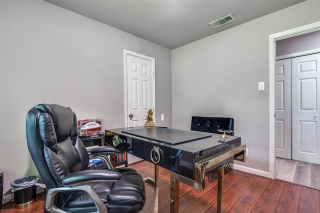 3467 Navajo Cir, Dallas, TX 75224 - office area with wood finished floors and baseboards