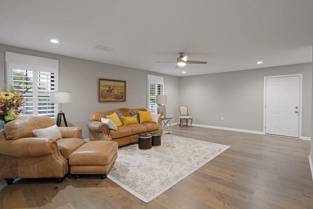 805 S Lindsay St, Gainesville, TX 76240 - living room featuring ceiling fan, wood finished floors, recessed lighting, and baseboards