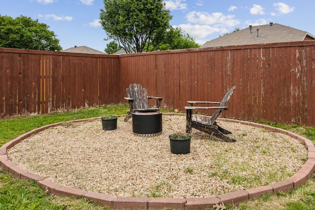 10602 Greenbriar Ln, Rowlett, TX 75089 - view of yard featuring a fenced backyard