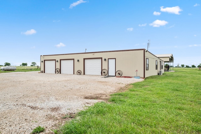 view of detached garage