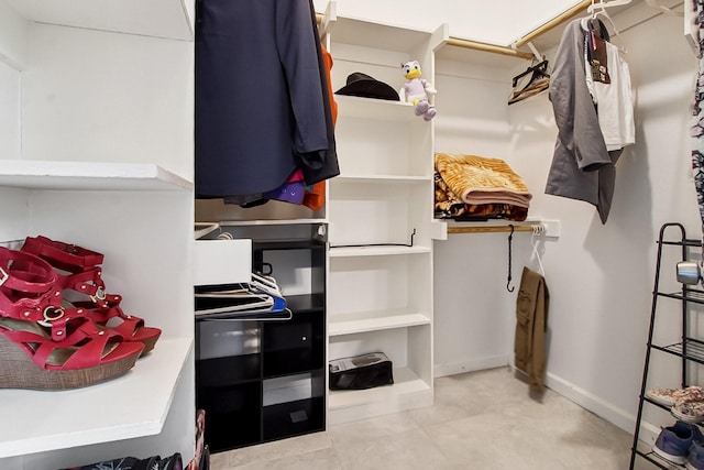 4713 Garrison Ave, Dallas, TX 75216 - view of spacious closet