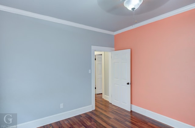 unfurnished room featuring baseboards, dark wood-style floors, ornamental molding, and ceiling fan