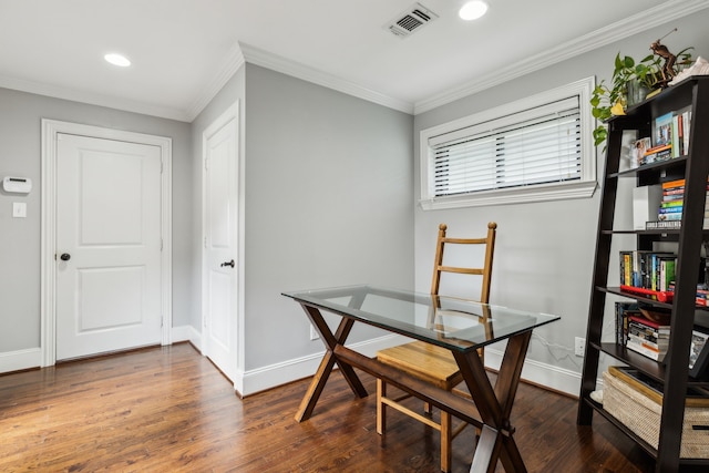 interior space with crown molding, baseboards, recessed lighting, and wood finished floors