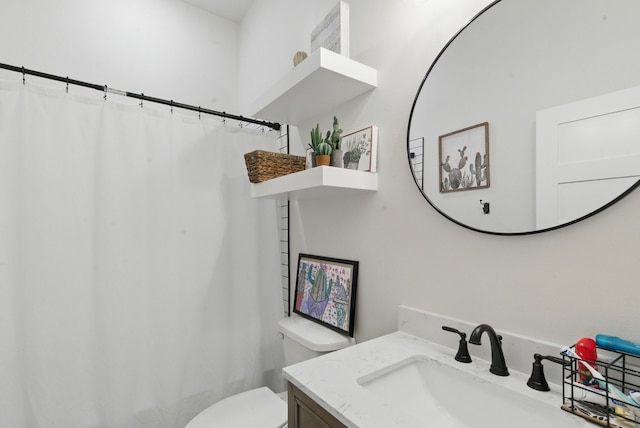 full bath with vanity, a shower with shower curtain, and toilet