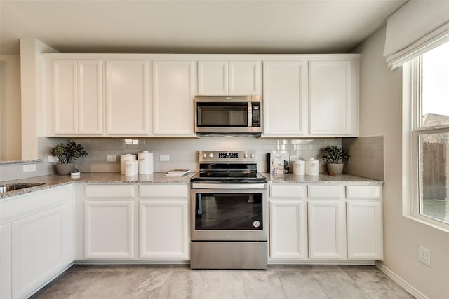 2415 Carlow Ln, Lowry Crossing, TX 75407 - living area featuring visible vents, a wealth of natural light, and light carpet