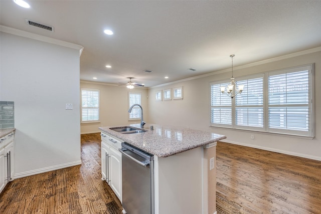 217 Brick Row Dr, Richardson, TX 75081 - kitchen featuring a sink, crown molding, visible vents, and dishwasher