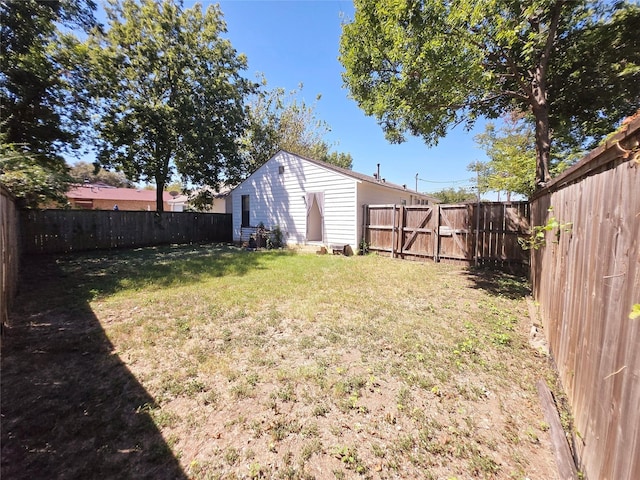 3818 Vilbig Rd, Dallas, TX 75212 - view of yard