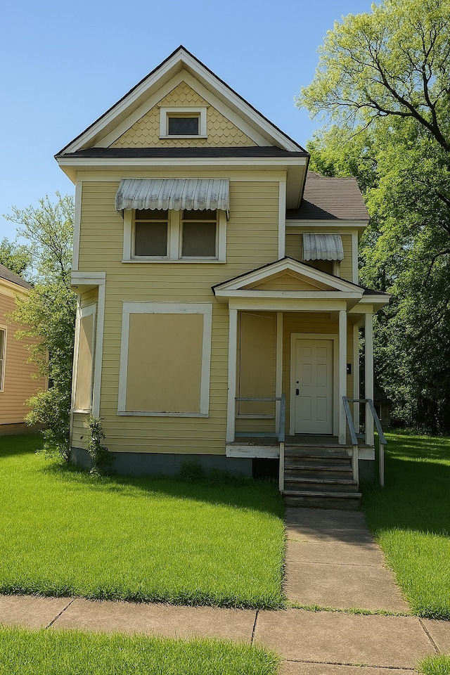 view of front of house with a front yard