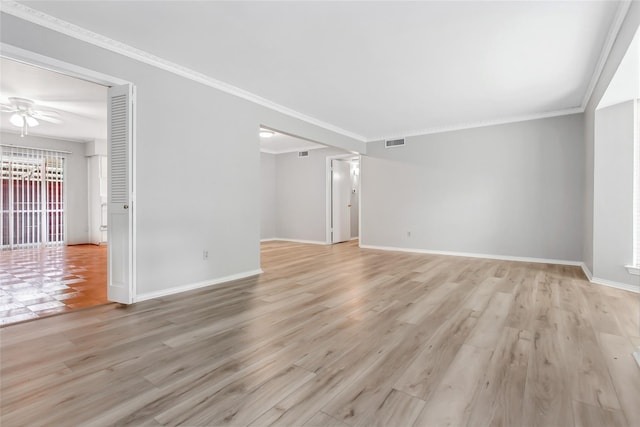6007 Sandhurst Ln Unit B, Dallas, TX 75206 - unfurnished living room with ceiling fan, visible vents, baseboards, and light wood-type flooring