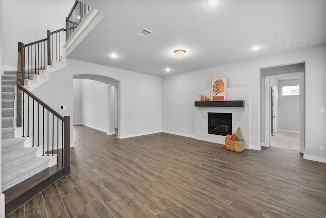 2812 Bluff Creek Dr, Mansfield, TX 76063 - game room with visible vents, light colored carpet, recessed lighting, and a raised ceiling