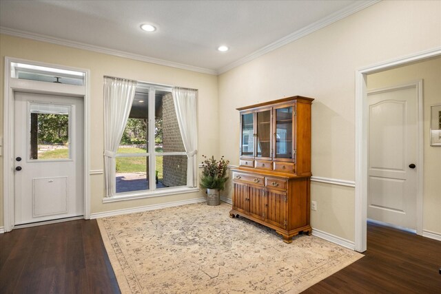 6510 Circo Dr, Granbury, TX 76049 - foyer with wood finished floors, ornamental molding, baseboards, and recessed lighting
