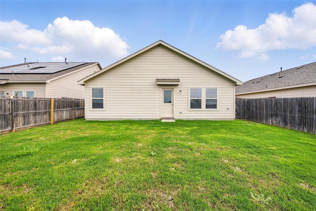329 Blue Crow Ln, Fort Worth, TX 76052 - rear view of property featuring a yard and a fenced backyard