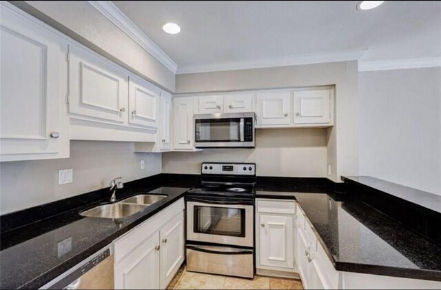 5315 Fleetwood Oaks Ave Unit 260, Dallas, TX 75235 - detailed view of ornamental molding, recessed lighting, and baseboards