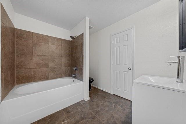 250 Ashland Dr, Woodway, TX 76712 - full bath with washer / dryer and shower / tub combination