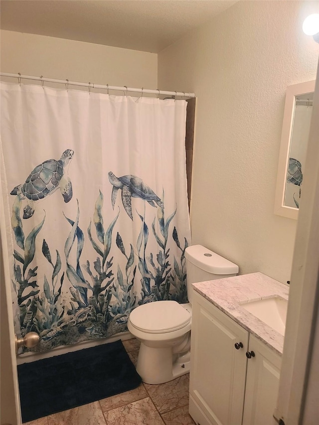 250 Ashland Dr, Woodway, TX 76712 - full bath with vanity, toilet, and a shower with curtain