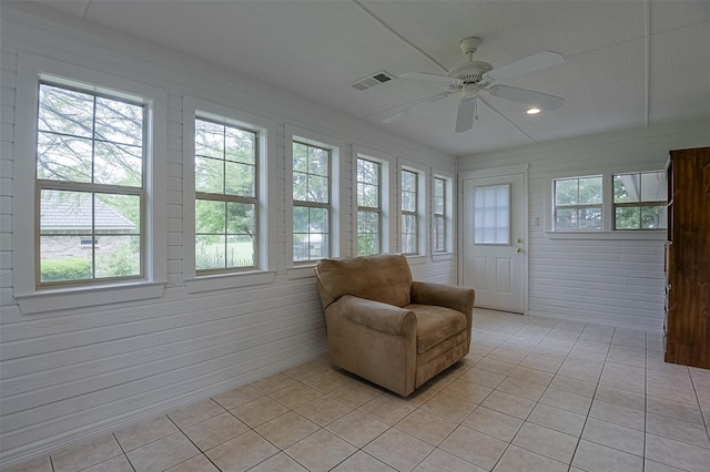 sunroom / solarium featuring visible vents
