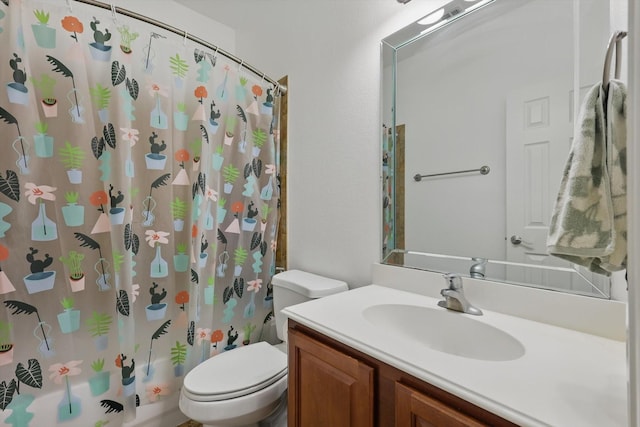 5729 New Castle Dr, Richardson, TX 75082 - bedroom featuring baseboards, wood finished floors, and vaulted ceiling