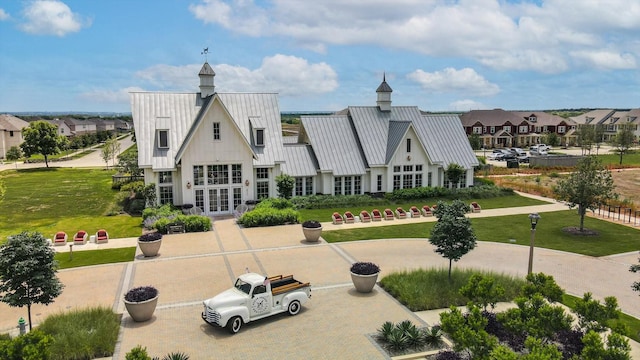 view of building exterior with a residential view