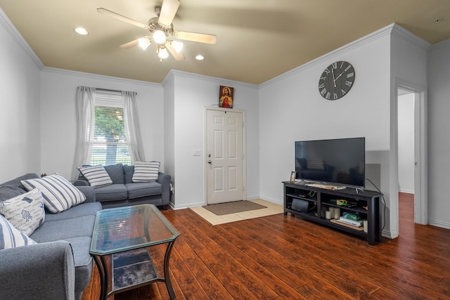 172 High School Dr, Lewisville, TX 75057 - living area with crown molding, wood finished floors, baseboards, recessed lighting, and a ceiling fan