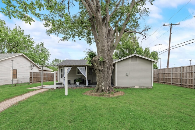 view of yard featuring a fenced backyard and a patio area