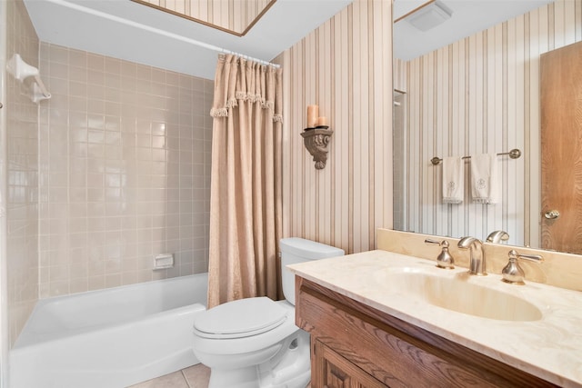 bathroom featuring vanity, shower / tub combo, toilet, and wallpapered walls