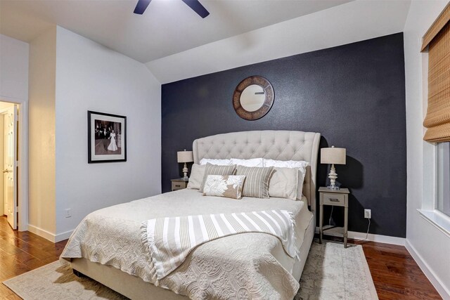 living area with dark wood-style flooring, recessed lighting, ceiling fan, healthy amount of natural light, and baseboards