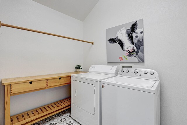 bedroom featuring wood finished floors, baseboards, and a ceiling fan