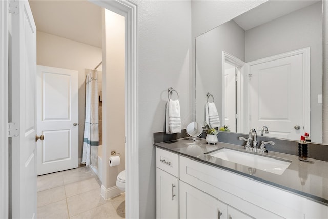 full bathroom with vanity, toilet, baseboards, shower / bathtub combination with curtain, and tile patterned floors