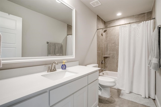 full bathroom with visible vents, vanity, shower / bath combination with curtain, toilet, and recessed lighting